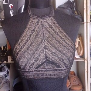New Signature 8 black lace halter top bralette size S